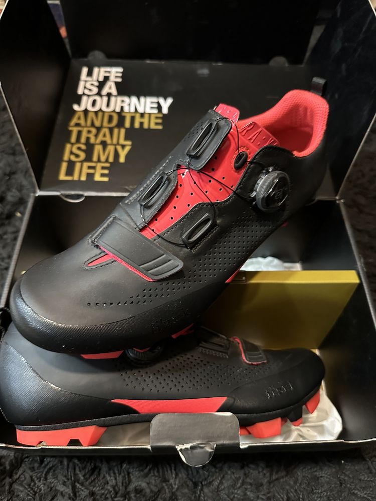 Sapatos de BTT Fizik - Novos! Promoção
