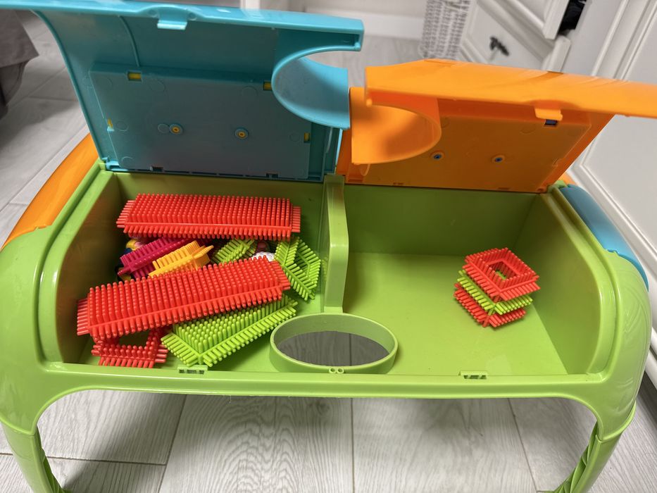 Стіл іжачок конструктор