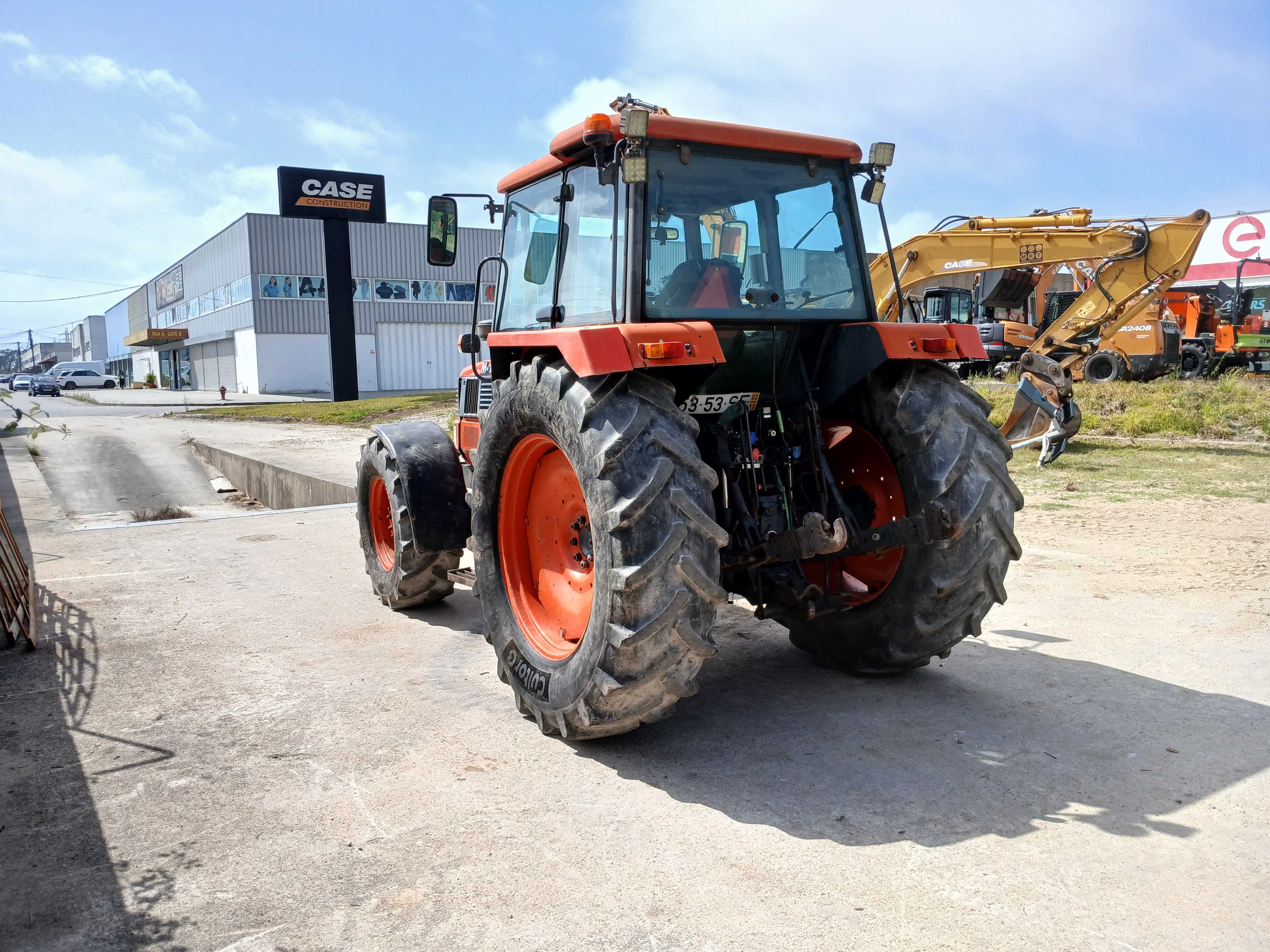 2002 Kubota M-120 Trator Agrícola