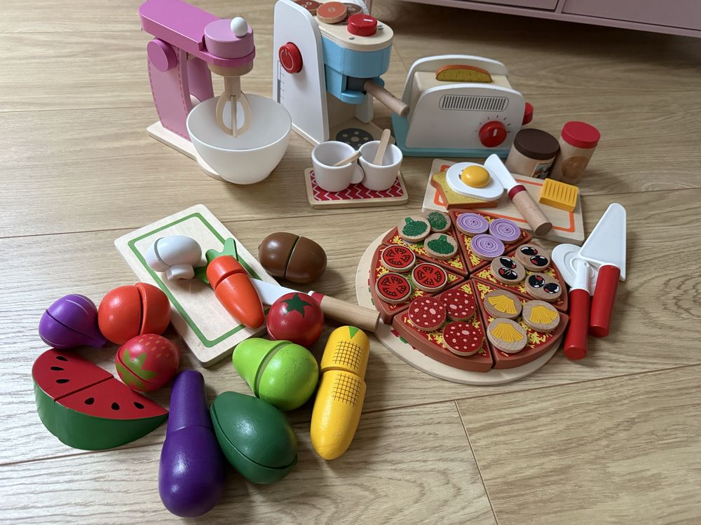 Zabawki drewniane: owoce, express, toster, pizza i robot