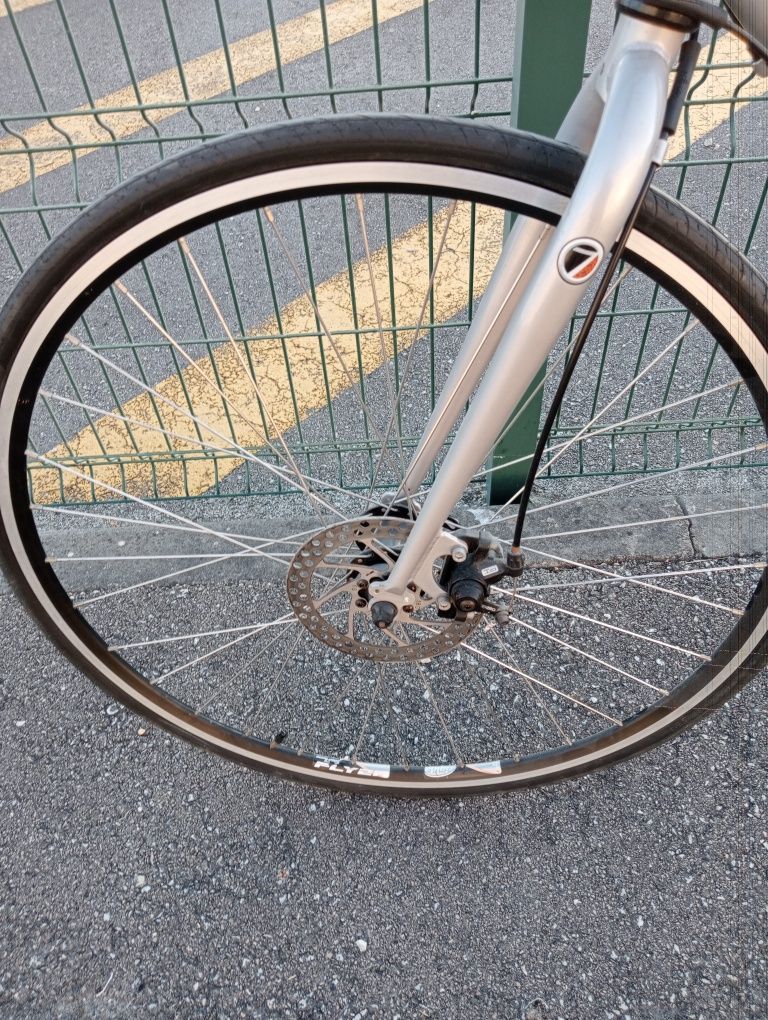 Bicicleta de estrada BTWIN TRIBAN(em ótimo estado)