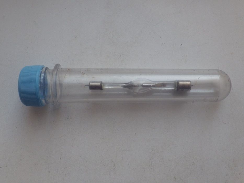 Лампа дуговая ртутно-кварцевая шаровая ДРШ 100-2, цоколь SFa9-2.