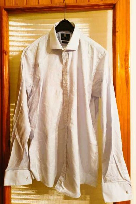 Elegancka, gładka koszula męska, z długim rękawem