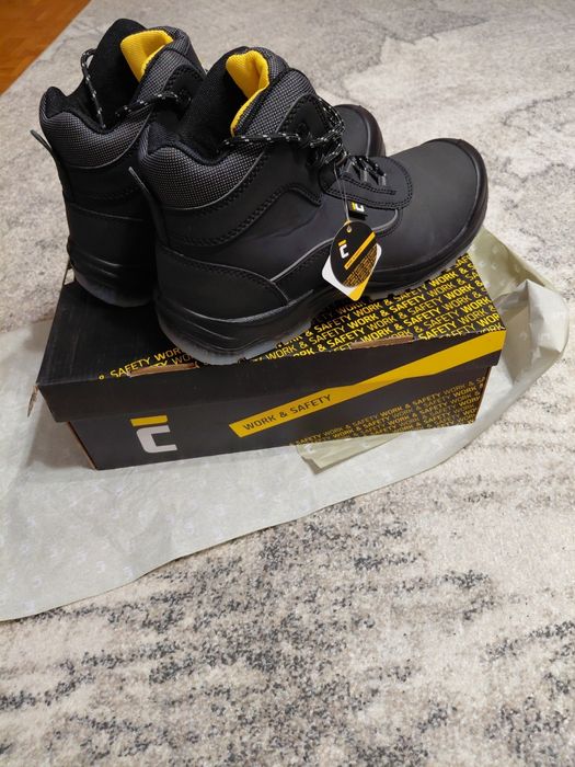 Trzewiki robocze zimowe r.44