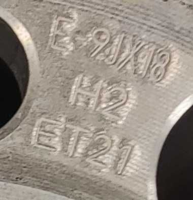 Jantes originais Porsche 18" com pneus Pirelli