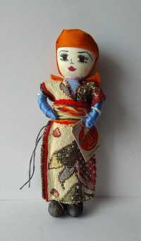 Magnes na lodówkę - ARMENIA - Kobieta w stroju ludowym 15cm