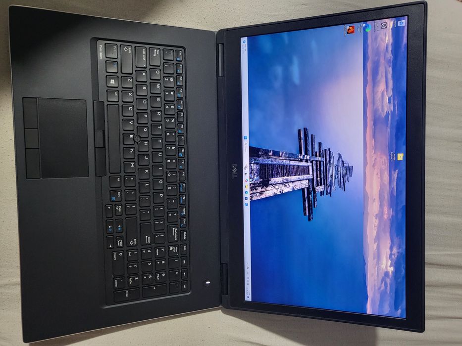 Dell Precision 7730 17,3 i7-8750h/16GB/512SSD/AMD WX4150 4Gb ідеал