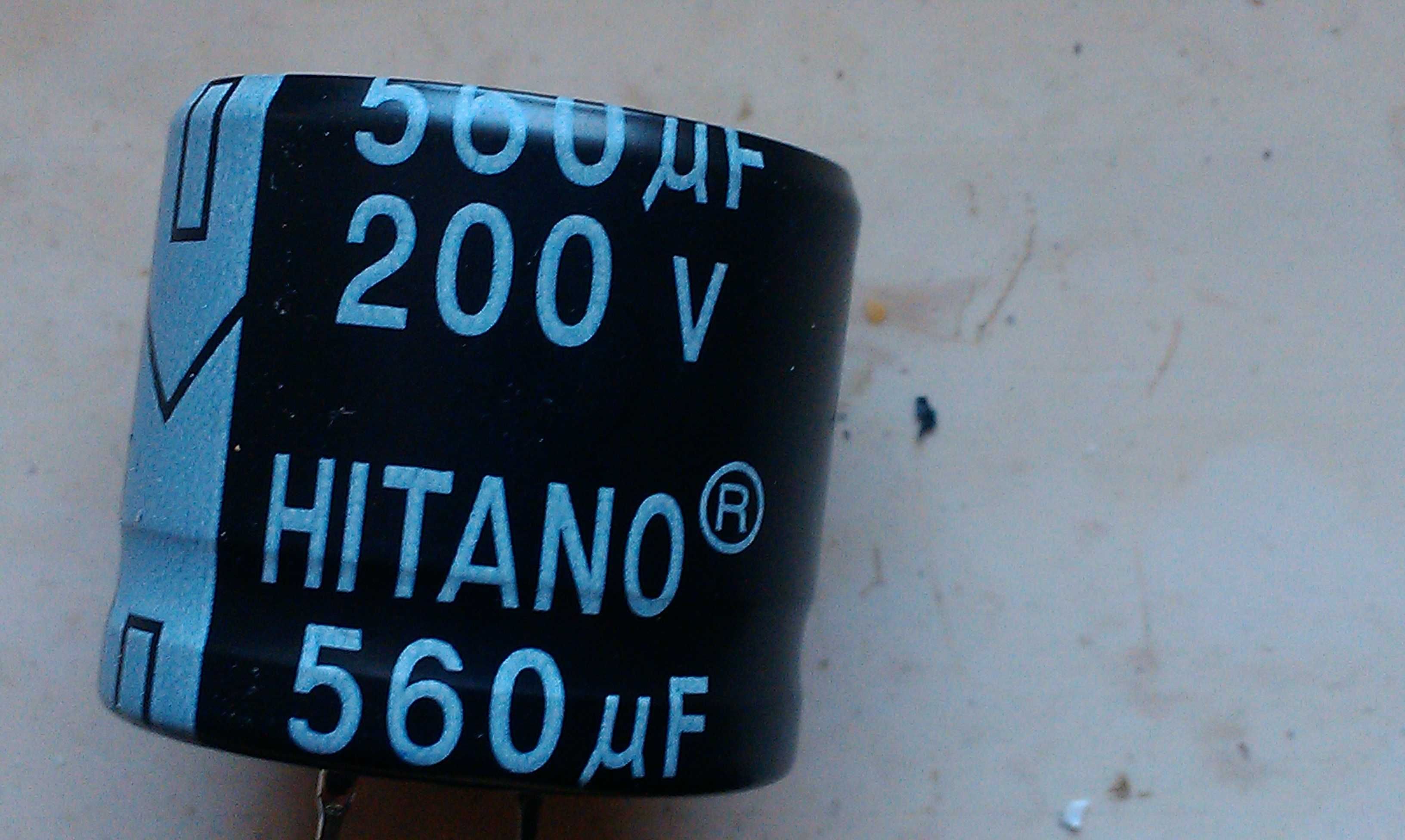 Конденсаторы  HITANO  560 µF    200V