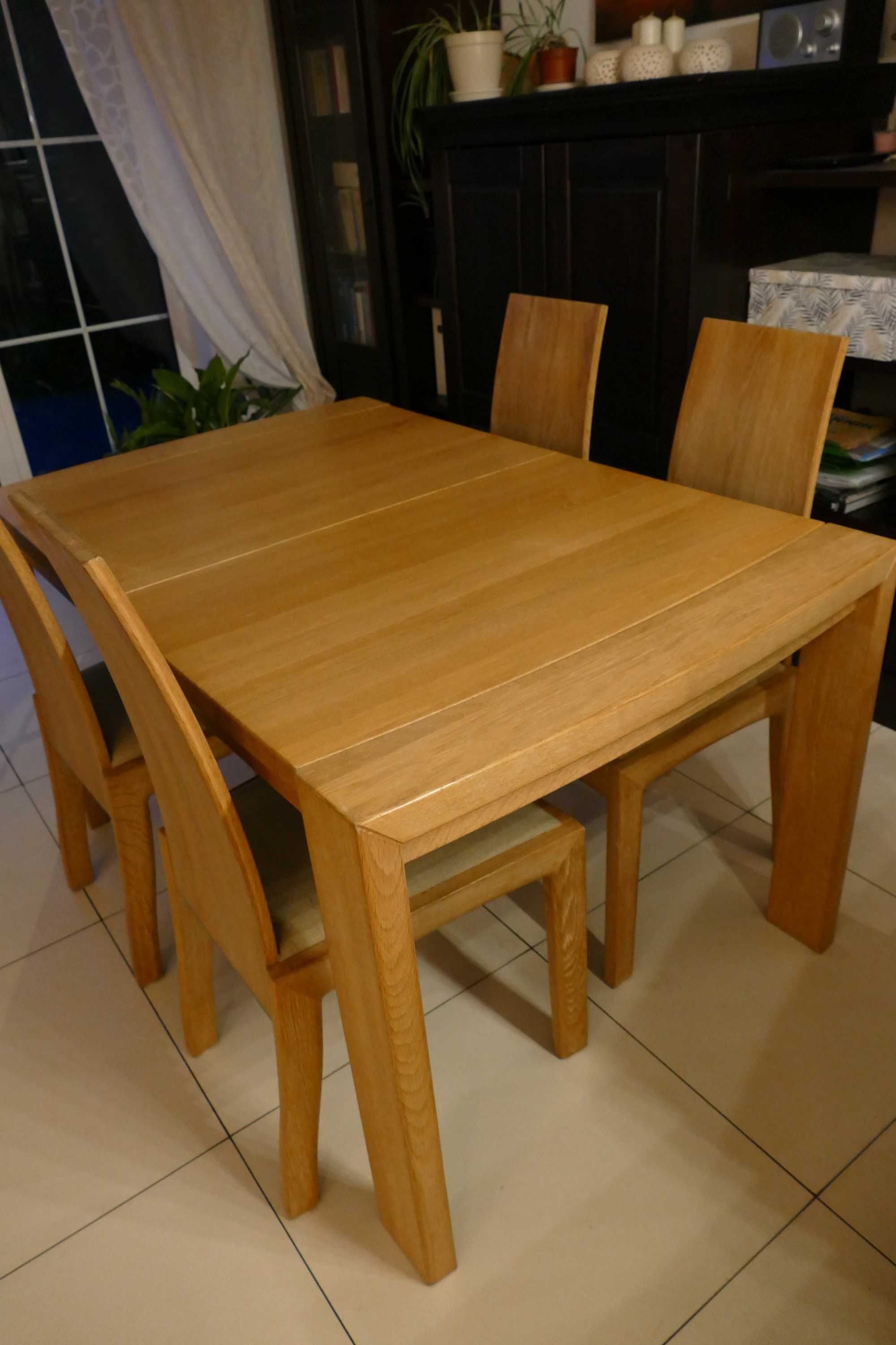 Zestaw mebli dębowych, stół z krzesłami, komoda, witryny, lite drewno