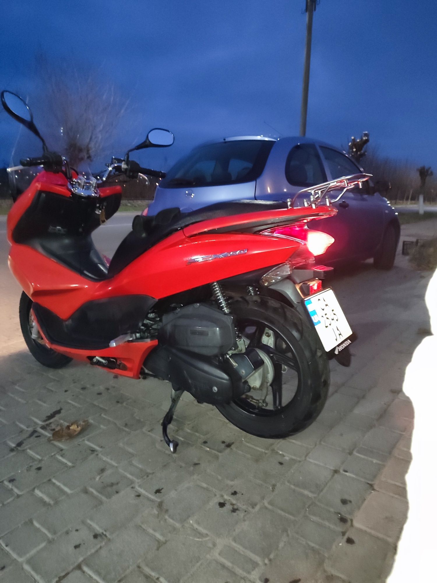 Скутер Honda pcx150