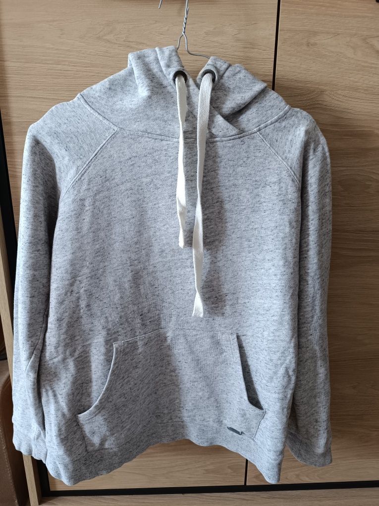 Bluza damska w kolorze biało szarym rozmiar M  w dobrym stanie.