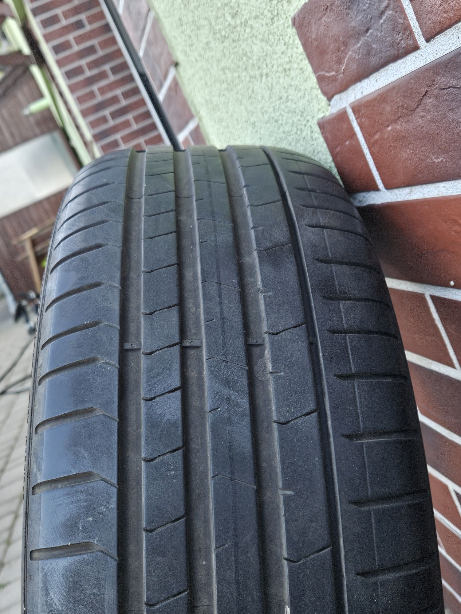 Sprzedam 2szt opona Pirelli 225/40 R20