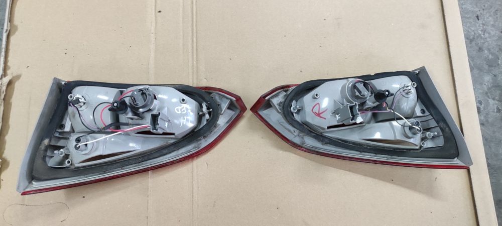 Lampa LED prawa lewa tył tylna w klapę Ford Focus mk3 III kombi oryg