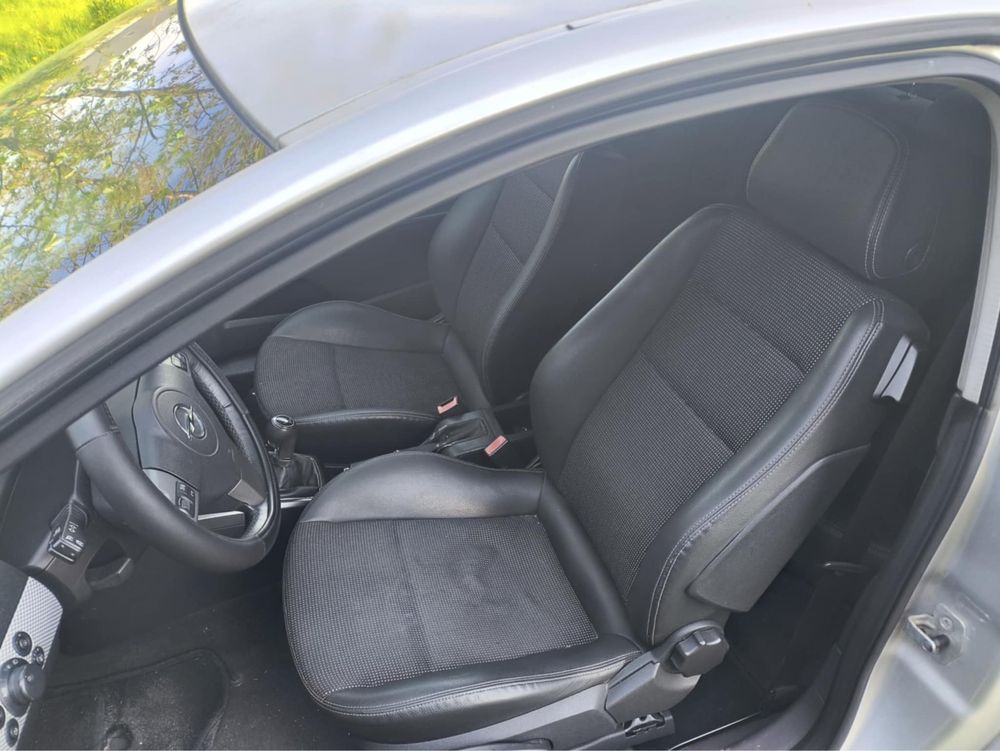 Opel astra H GTC 1.9 CDTI