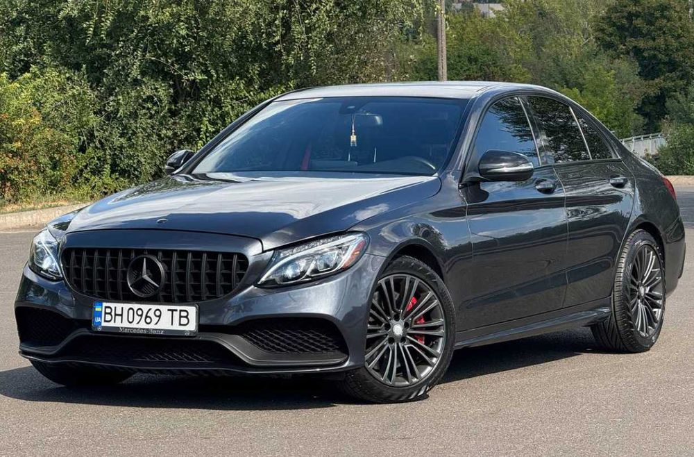 Передний бампер AMG C63 Mercedes W205 2014-2019 року