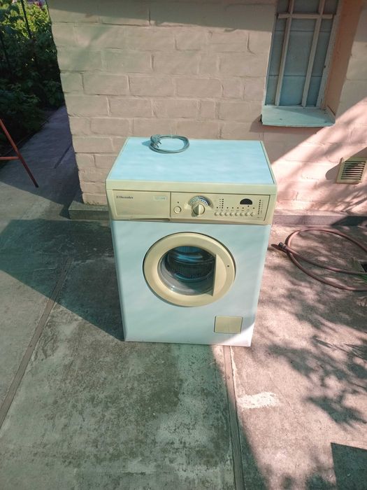 Продам стиральную машинку Electrolux