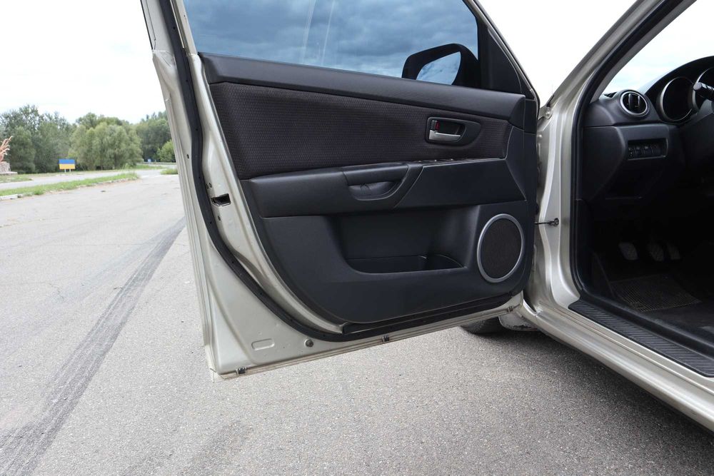 Mazda 3 2007 • 2.0 бензин • без вкладень • доглянута