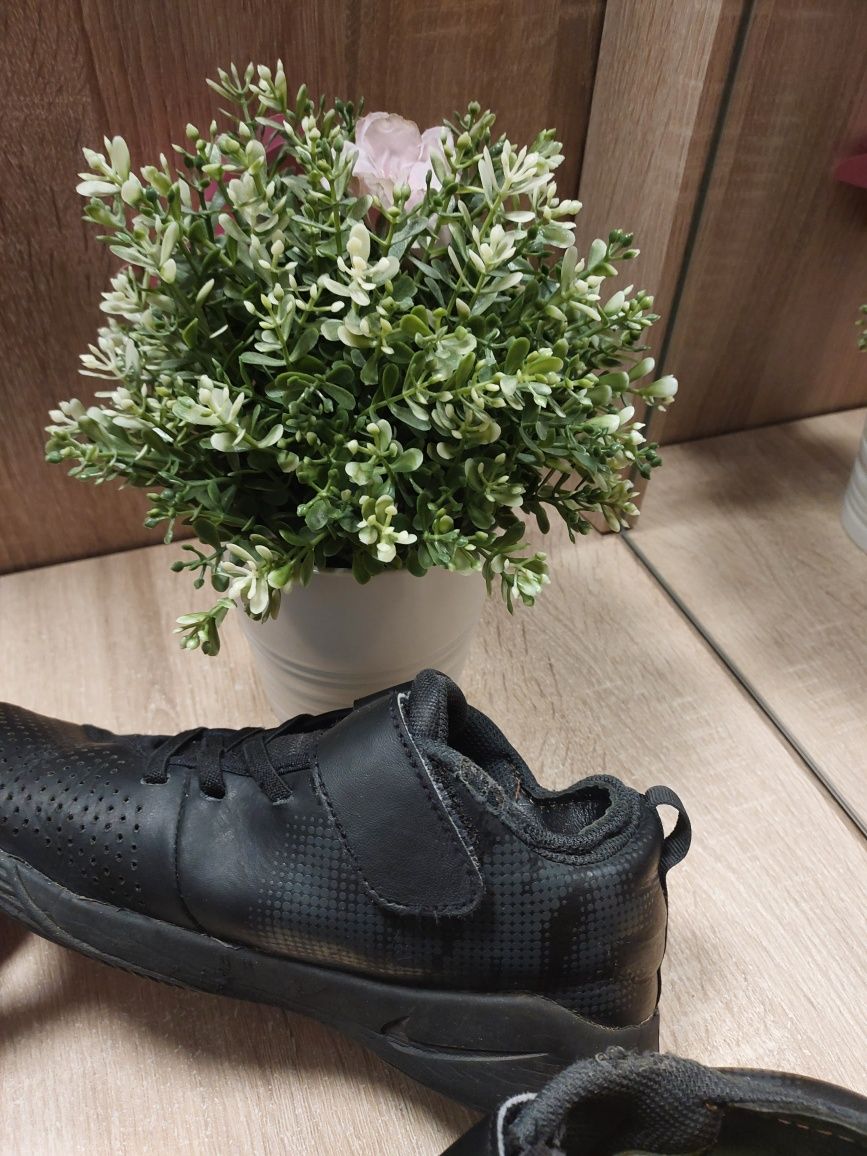 Chłopięce buty Nike Team Hustle Quick