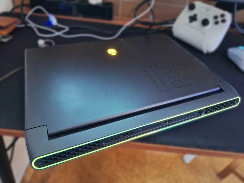 Alienware m15 r7 i7-12700H 32GB DDR5 RTX 3070Ti Portátil Gaming