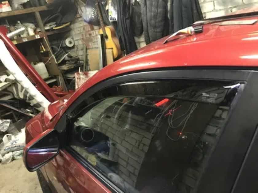 Вітровики вставні Mazda 3 HTB (2003-2008) Heko Team нові 4 шт