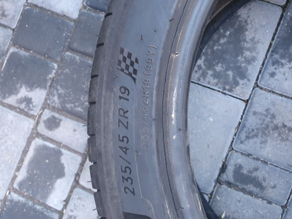 Шини Michelin 235 45 r19