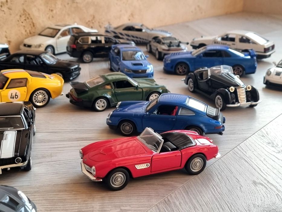 Іграшкові модельки авто (1:32 - 1:42). BMW, Volvo, Mercedes, Audi тощо