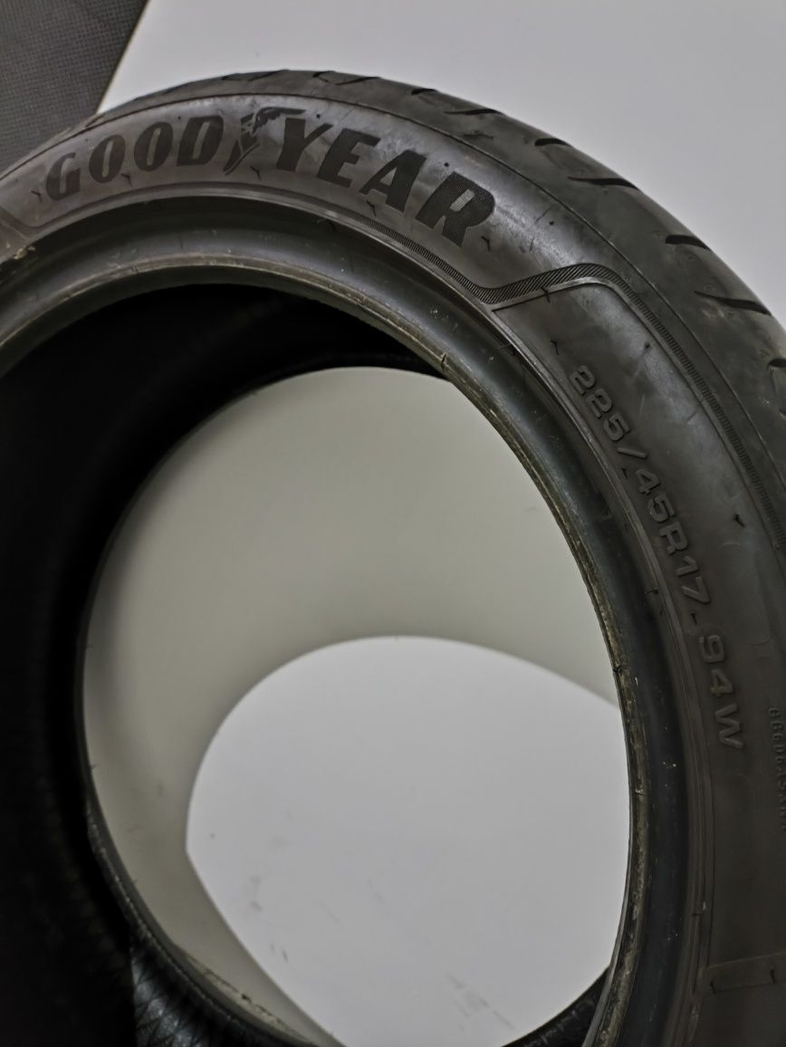 Goodyear Efficientgrip Performance 2 225/45 R17 XL letnie