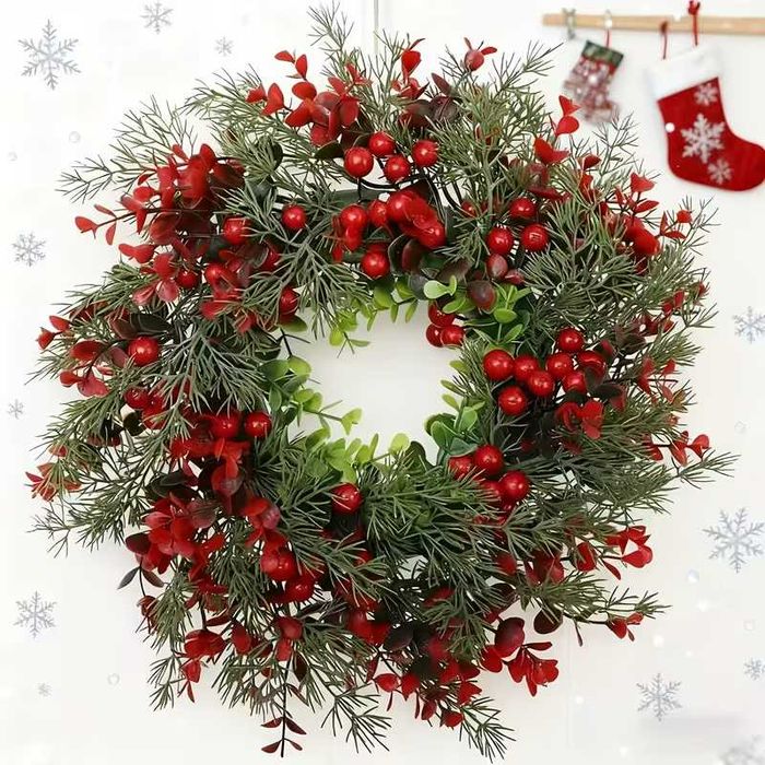 ŚWIĄTECZNY WIANEK 35cm-Czerwone Jagody,Liście Holly-Dekoracja na Drzwi