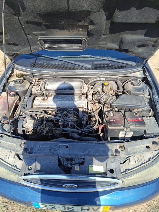 Ford Mondeo ghia 1.8 td