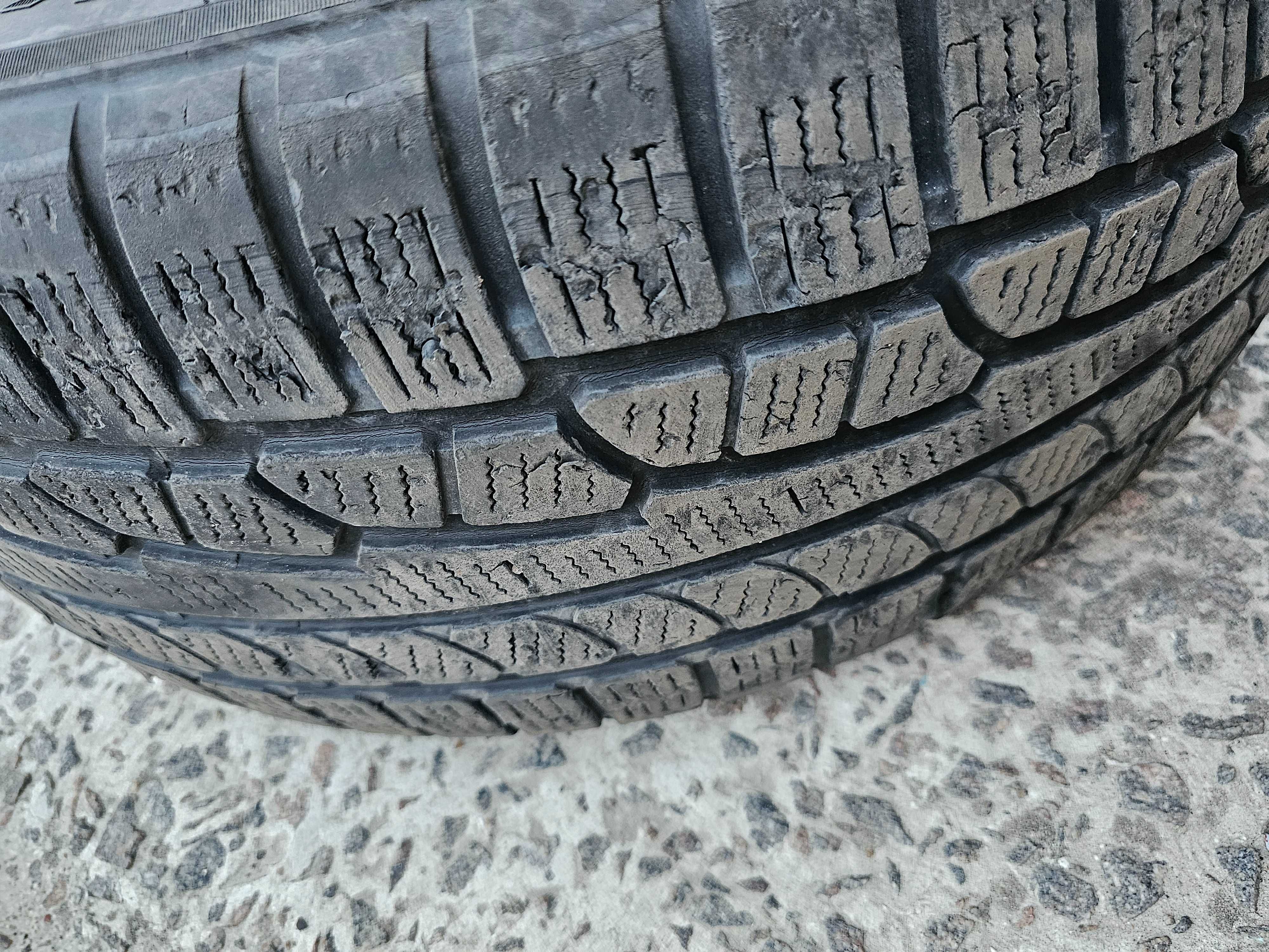 NOKIAN 255 55 R18 покришка