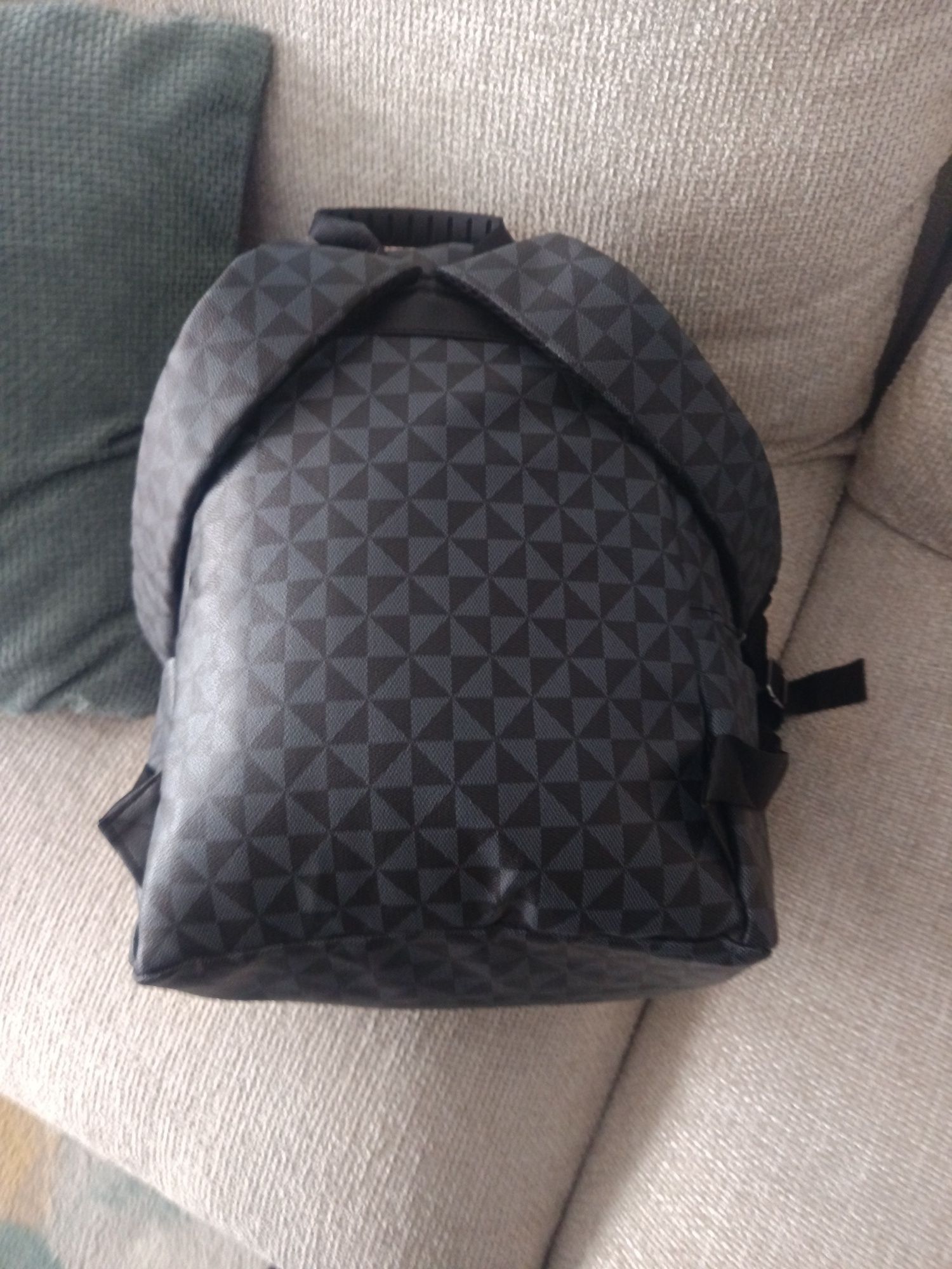 Mochila Nova  -  cinzenta e preta (estrear)