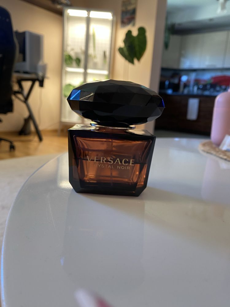 rok 2020! Versace Crystal Noir połowa 90ml