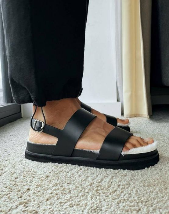 Босоніжки, сандалі, тапки з хутром