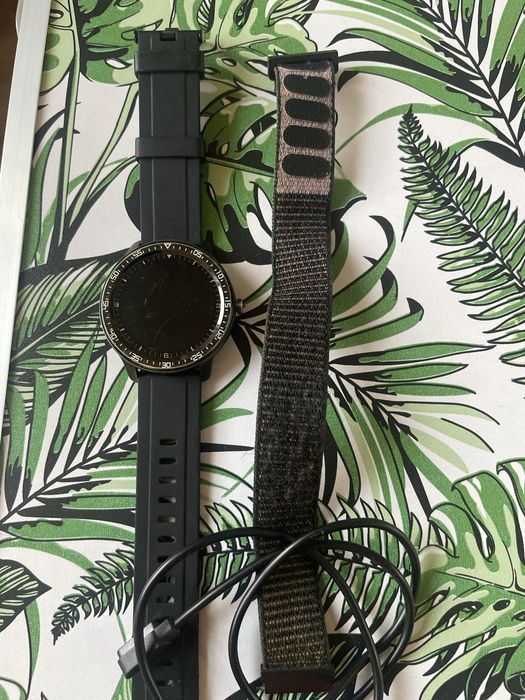 Набір( годинники, навушники, ремінці)