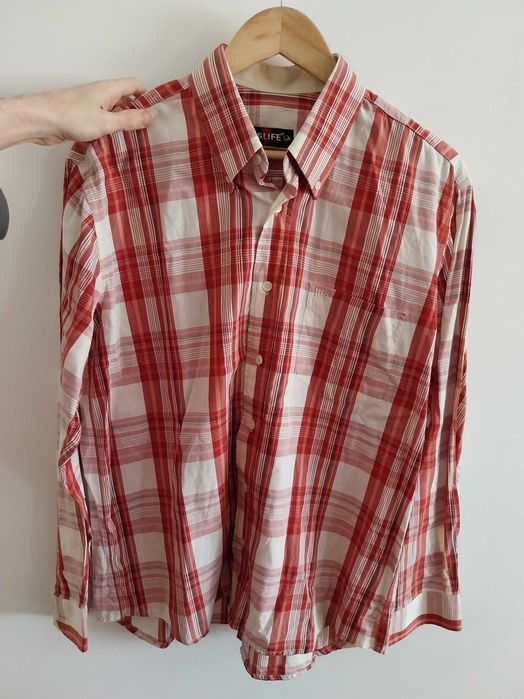 Camisa axadrezada, tamanho L, em muito bom estado