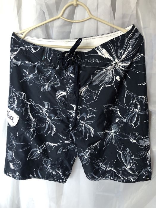 Мужские шорты Quiksilver фирменные оригинал новые