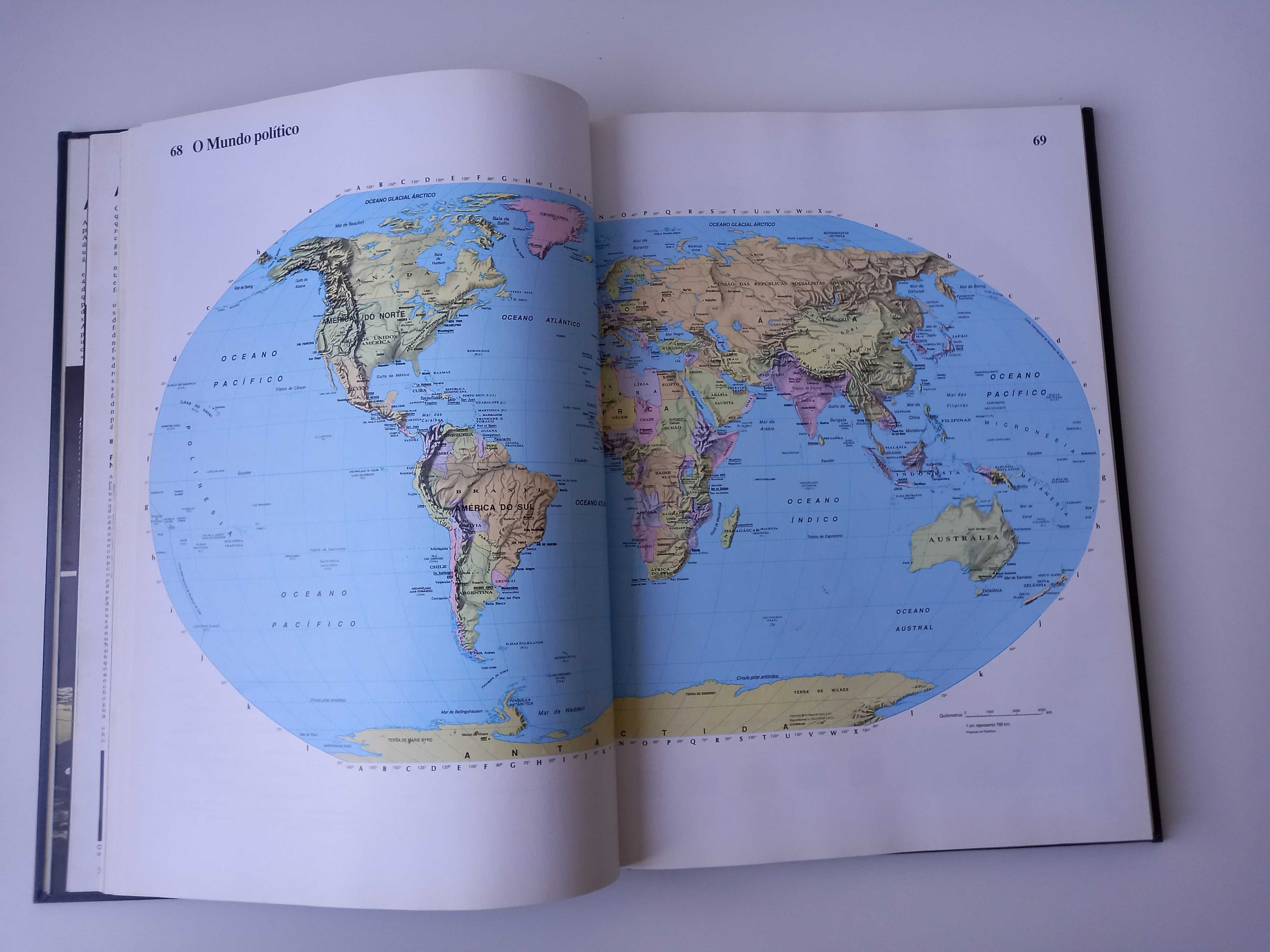Livro "O Novo Atlas do Mundo" das Selecções do Reader´s Digest