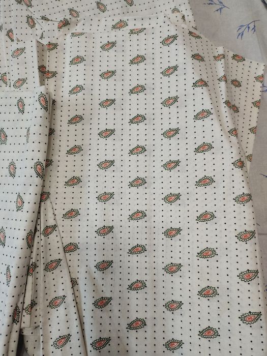 Комплект постельного белья размер 150 *210 наволочки 70 "70