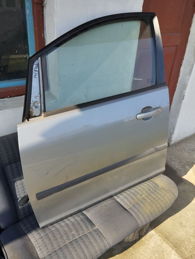 Ляда,Кришка,Двери, Дверки, Ford C-MAX 2004 рік