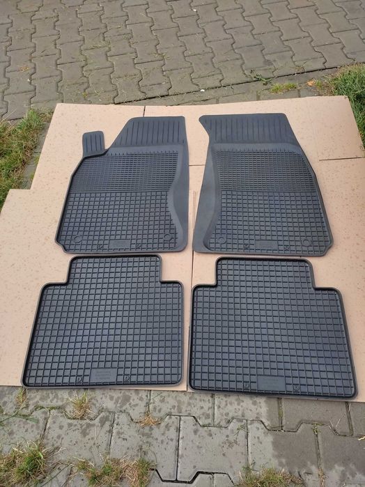 AUDI 100 C4 1990r-1994r 8 NOWE Dywaniki gumowe dopasowane korytka