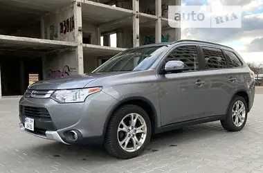 Mitsubishi Outlander 2014 Base