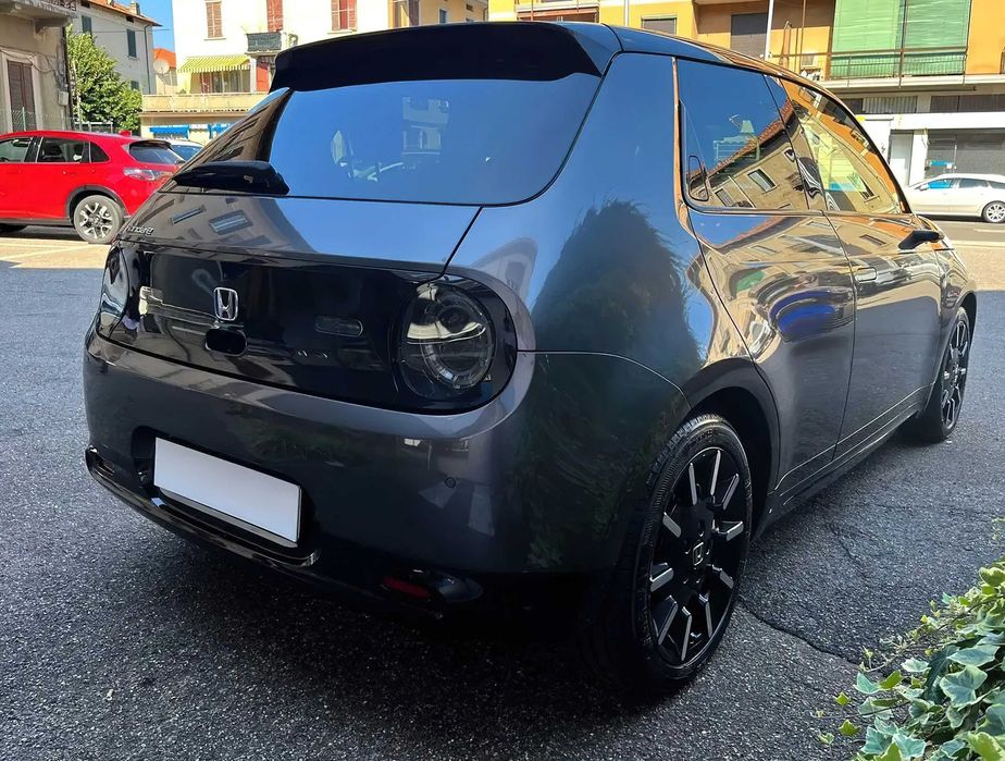 Honda e      2022