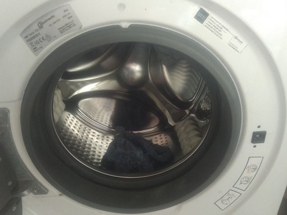 Продам пральну машинку Bauknecht стан нової