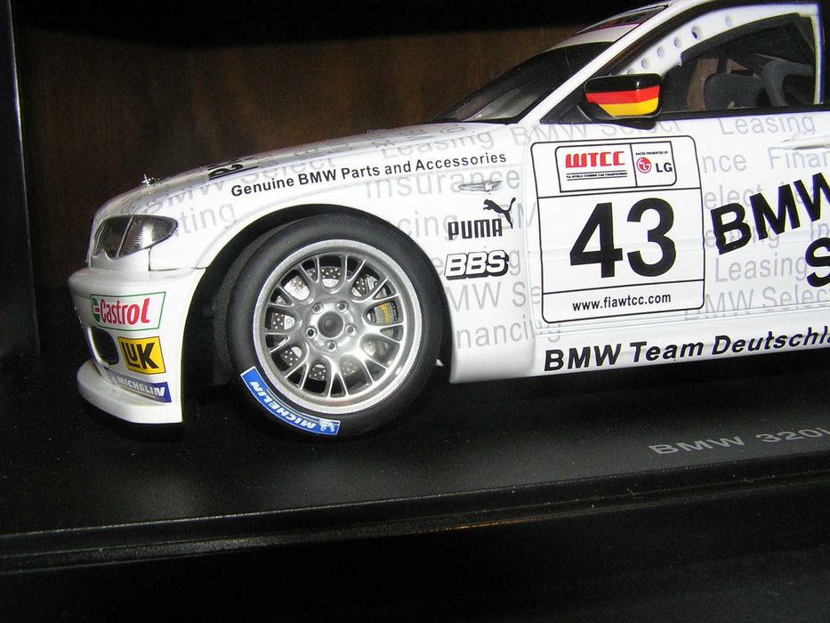 Miniatura BMW 320i E46 #43 WTCC 'Genuine Parts' 2005 AUTOart 1:18
