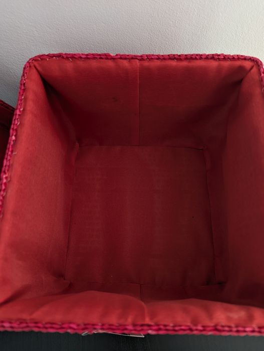 Nowy pojemnik dekoracyjny czerwony BRW