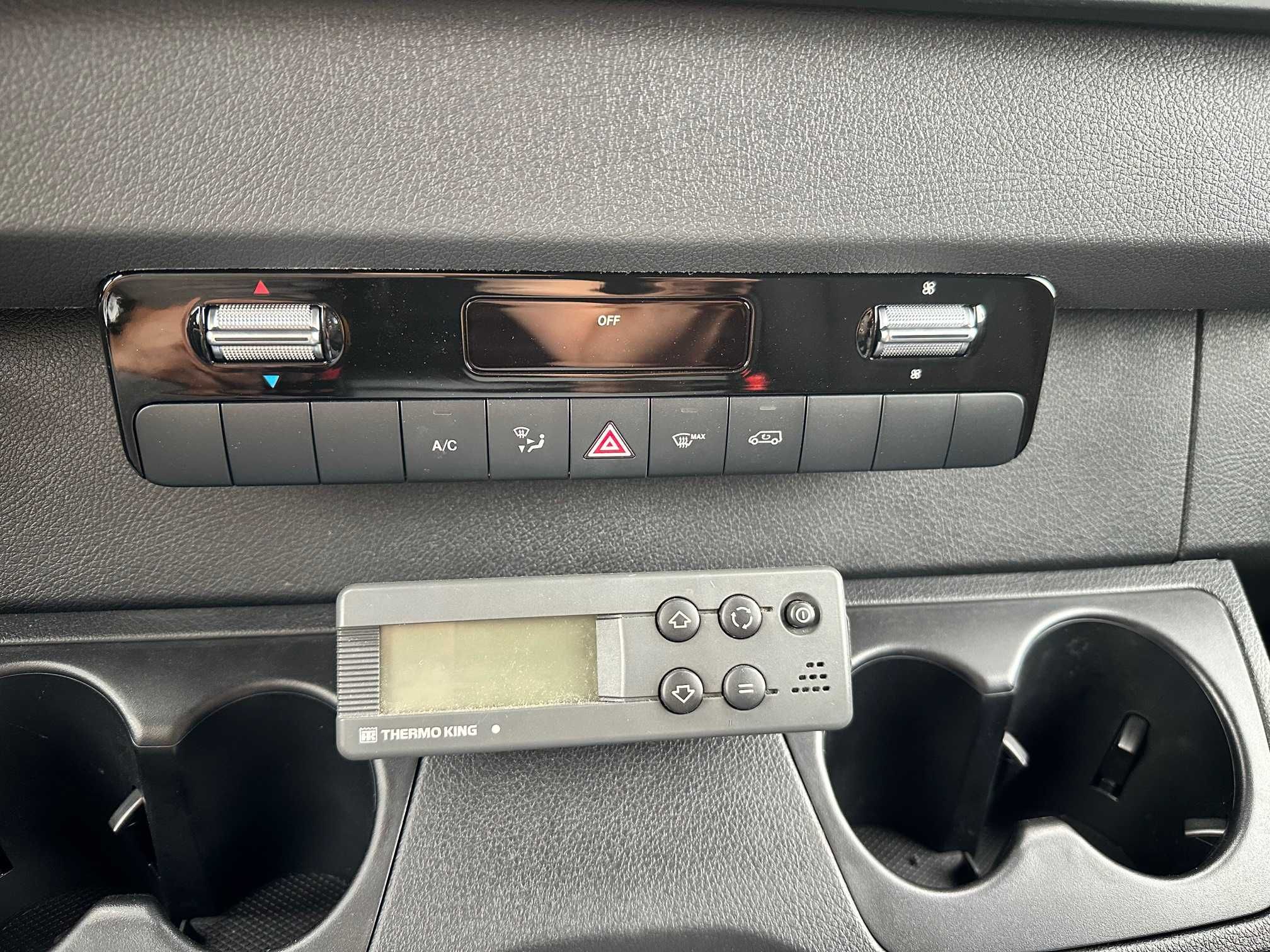 Mercedes Benz Sprinter 317  7 x e-pal 2 x temp