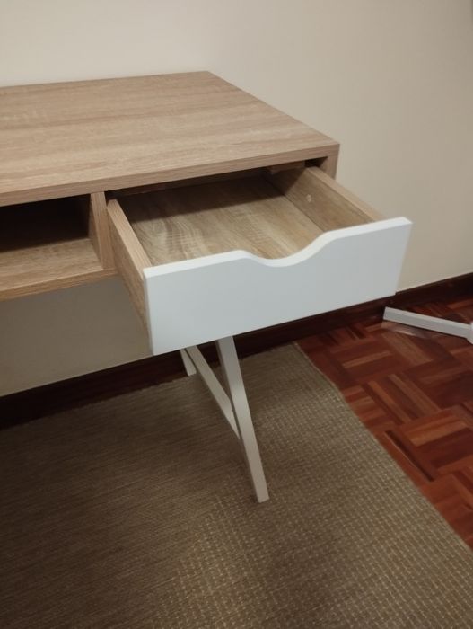 Vendo secretária como nova