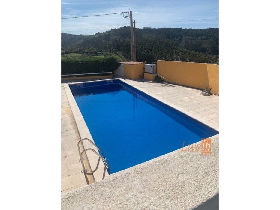 Moradia T3 Térrea com Piscina e Anexo T1 na Chanca em Mafra