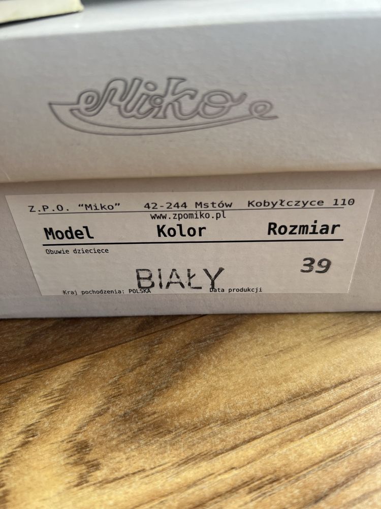 Botki/baleriny białe 39