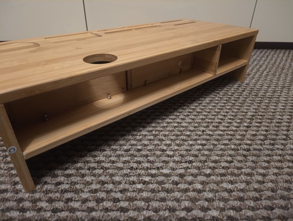 Podstawka organizer pod monitor